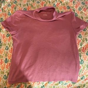 American Eagle Cropped Baby Tee Turtle Neck Color pinkish